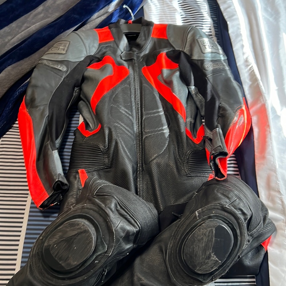 Corner Tech Moro Suit size 52